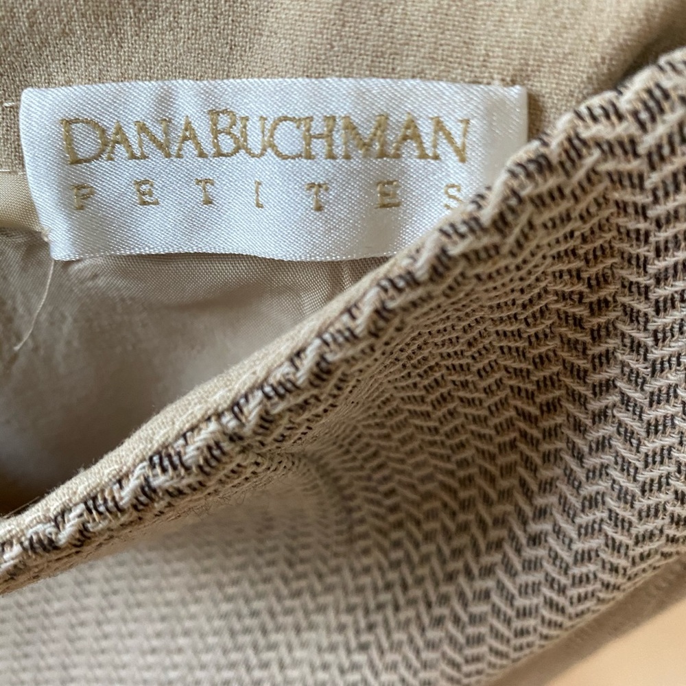 Dana Buchman petite Size 2 Skirt- classic quality